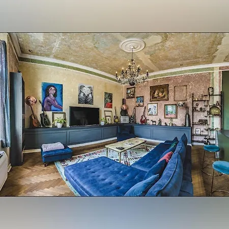 Gallery Apartment *